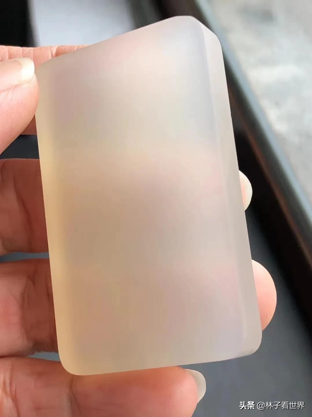 像玻璃一样透明的玉是什么玉,像玉石一样的透明瓷器