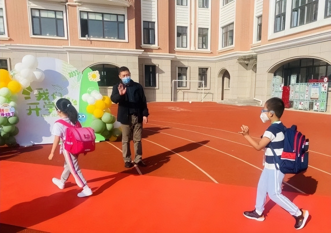 快乐“去上学”幸福“小时光”大连市甘井子区实验小学辛博街校区