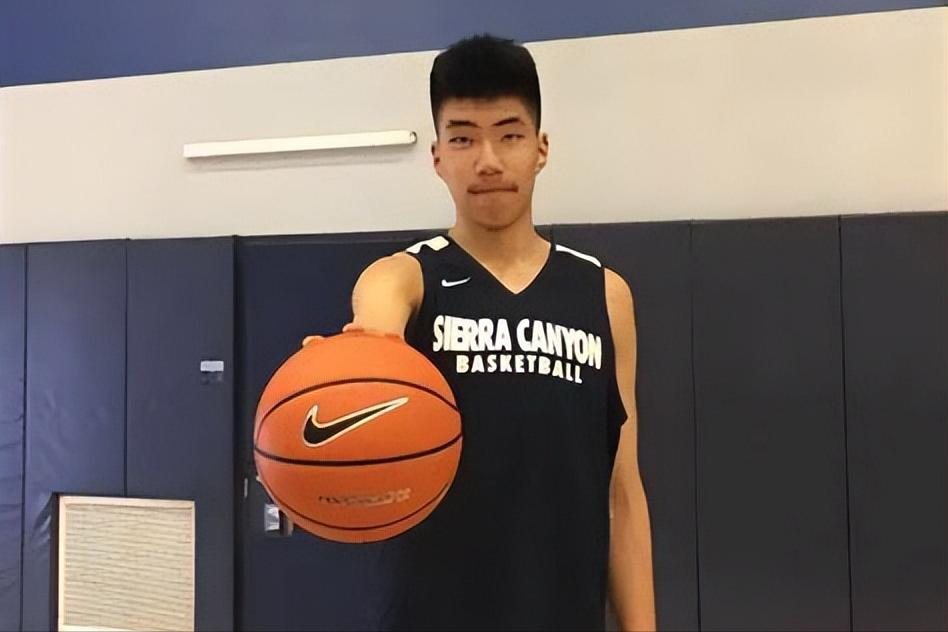 CBA最佳新秀余嘉豪，男篮最坚实的中锋，被称为姚明的接班人