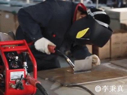 有手就行钢琴曲教学,怎么就能拿稳二保焊了