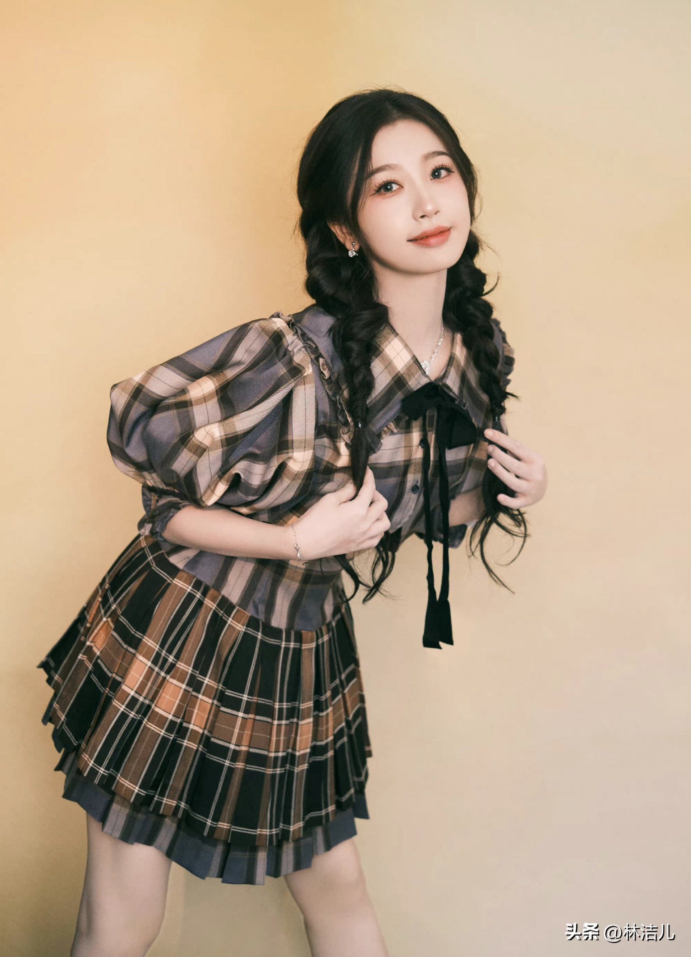 虞书欣赵露思齐刘海造型,虞书欣同款发型双麻花辫怎么搞