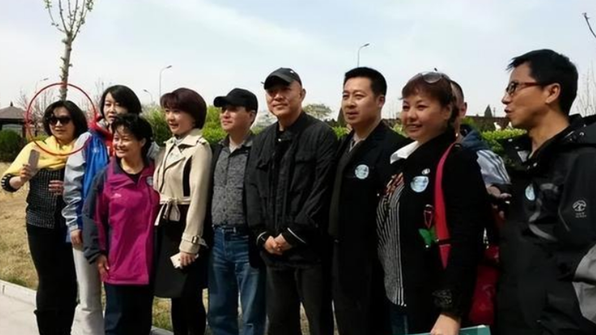 2015李连杰黄秋燕同框照片,黄秋燕对李连杰不离不弃