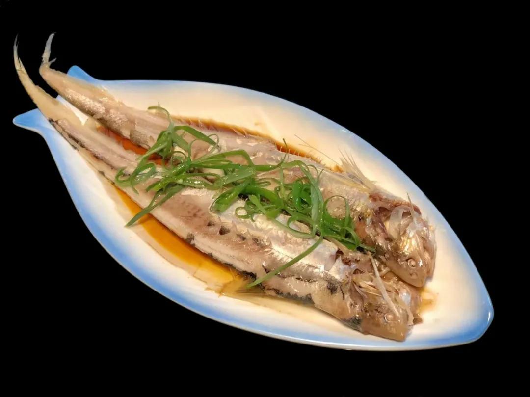 潮爸1月5日午餐记录,品尝东海刀鱼,跟长江刀鱼不一样的咸鲜味