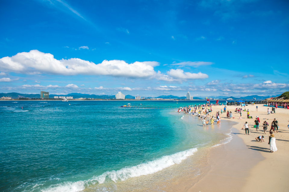 看天青色等烟雨？不，去三亚看晴空万里，还有免税买起！