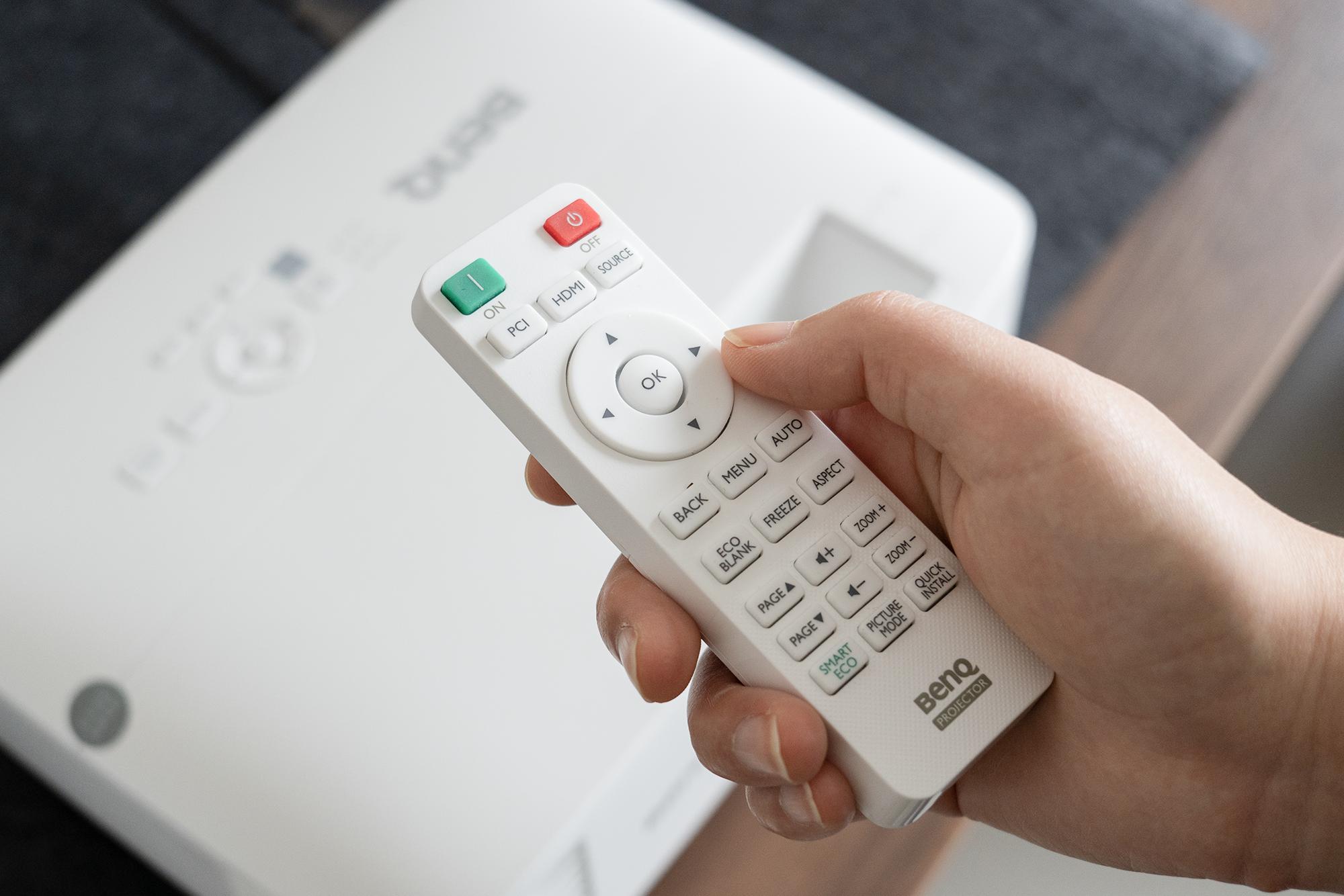 明基660hdmi高清投影仪,明基6050投影机使用技巧