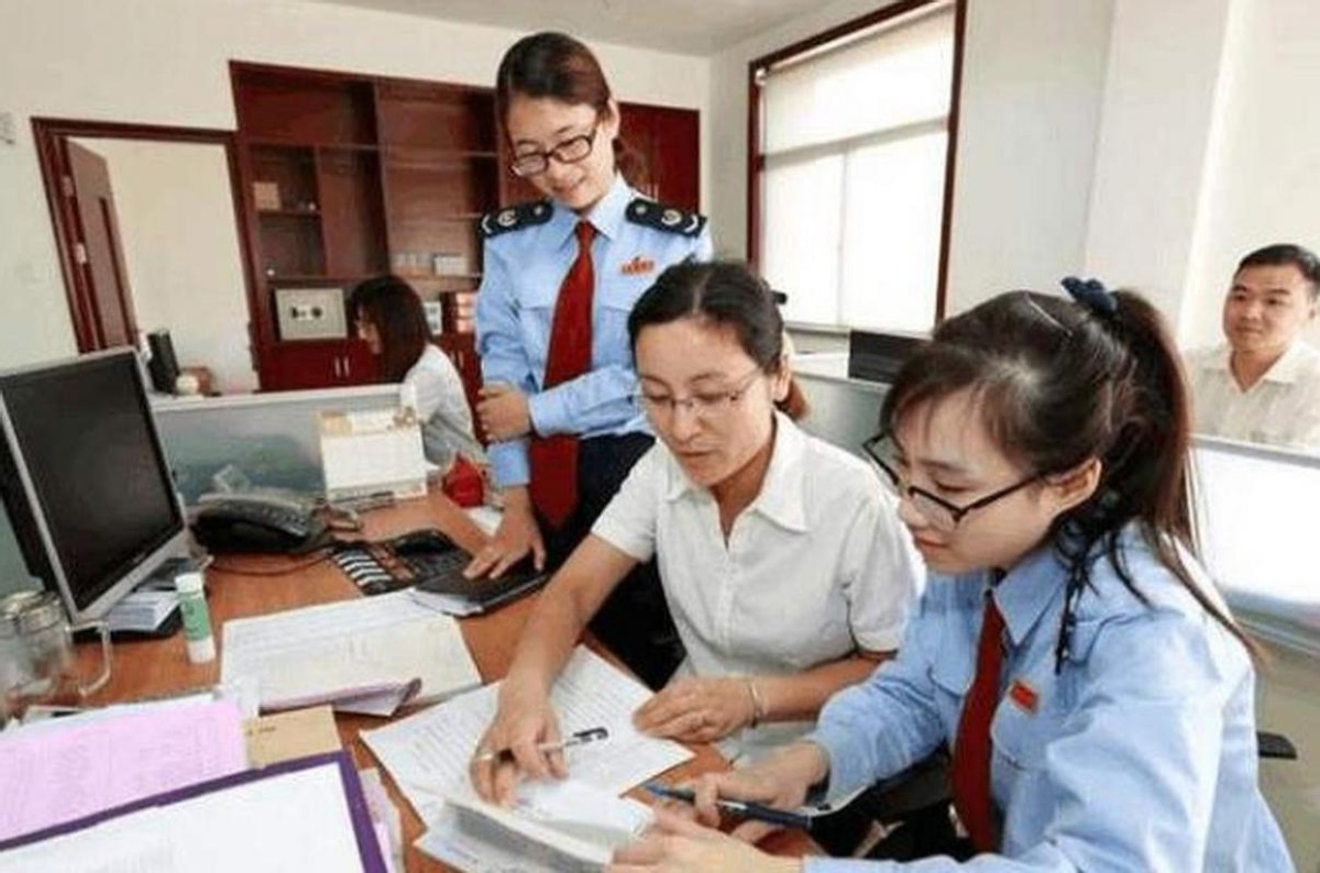 乡镇公务员值得去考吗云南,乡镇公务员好做什么