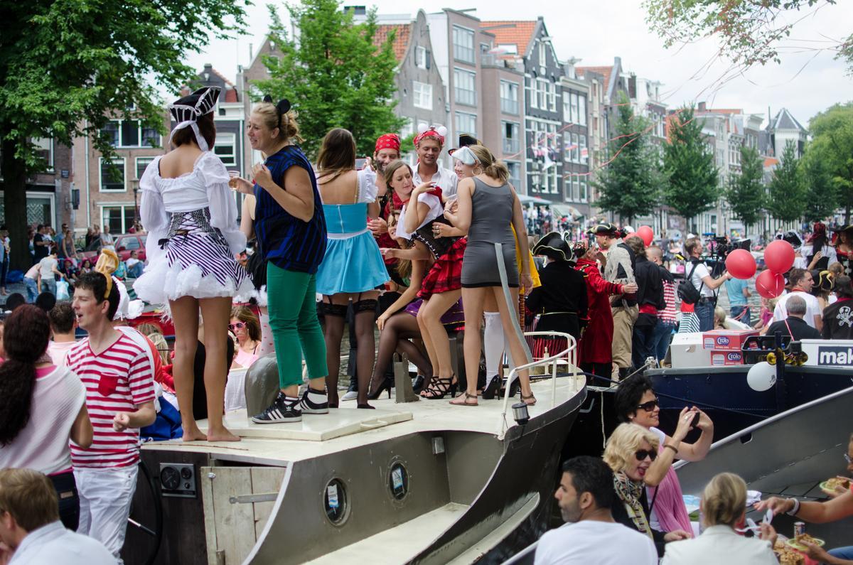 荷兰宣布性合法后遗症,荷兰合法化的新政策