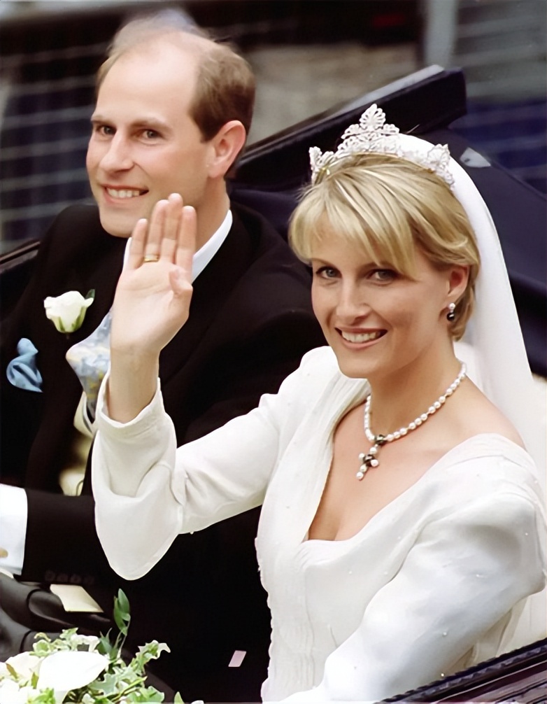 女王最疼爱的儿媳妇,女王最疼爱的儿女