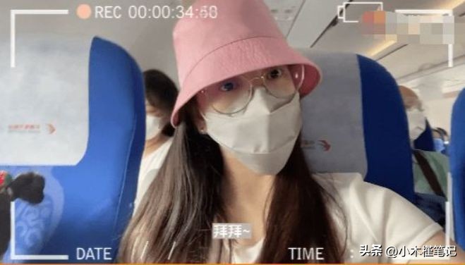 郭富城方媛带女儿买东西,郭富城天王嫂方媛休闲装束