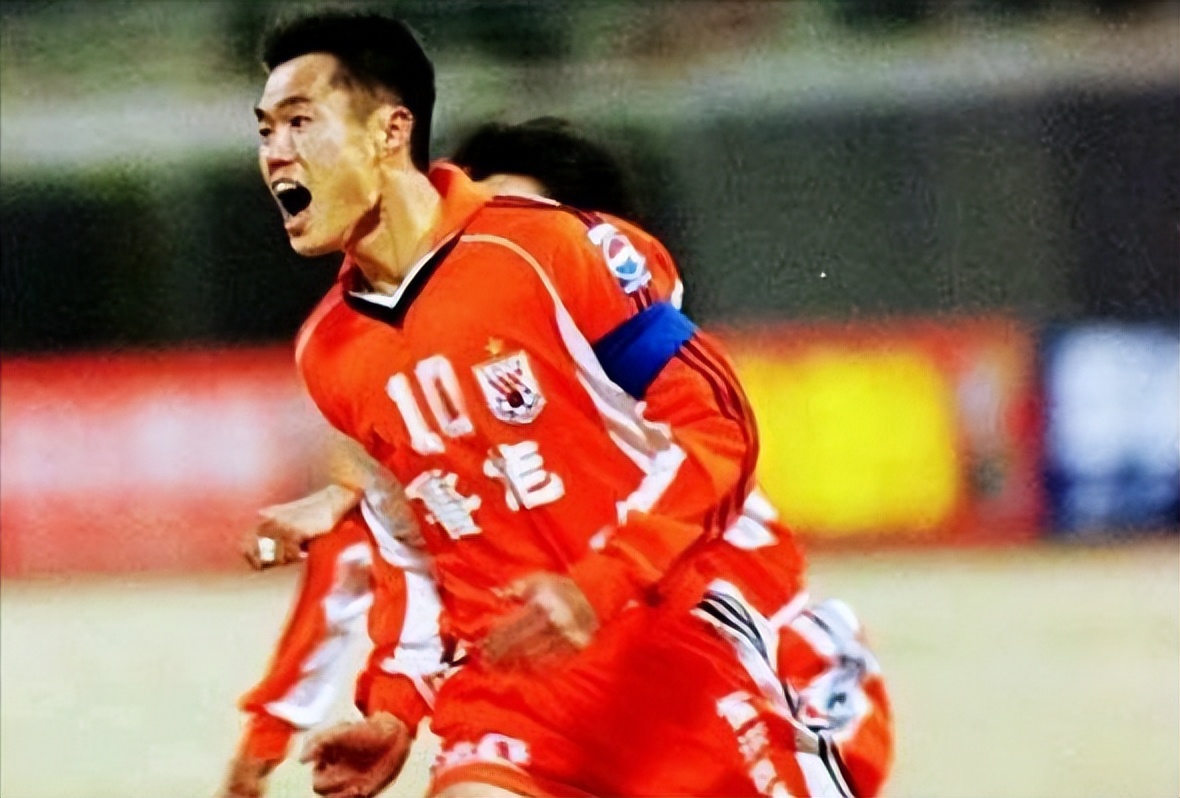 齐鲁雄师：盘点山东足球历史最佳11人，身材高大，头球优势明显