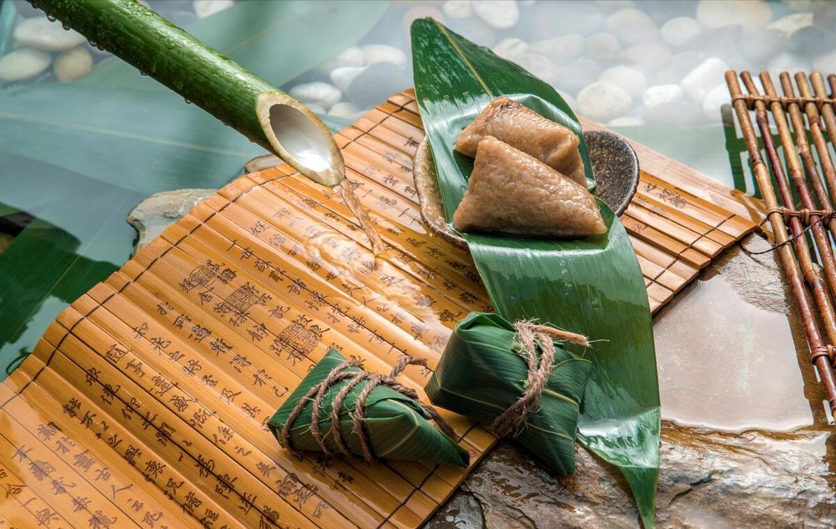 遥借清风览万里,唯有离骚驻世间。端午感怀