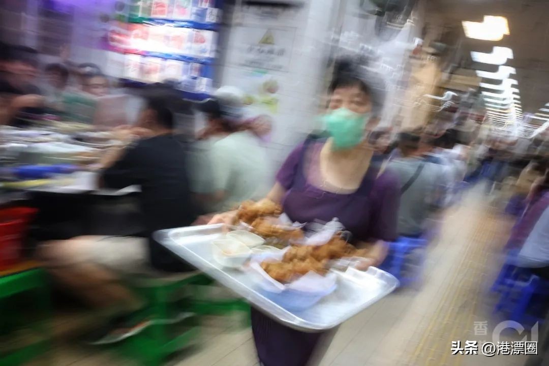 一家店铺宣布关门整条街,一家店突然停业了
