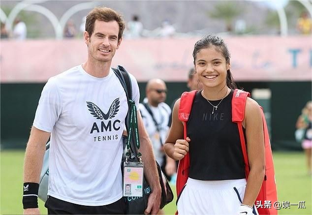 1969年英国王子查尔斯加冕仪式,查尔斯王子勋章