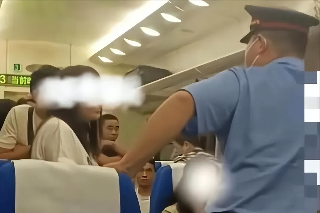 女性道德沦丧,女子高铁拒换座遭夫妻殴打