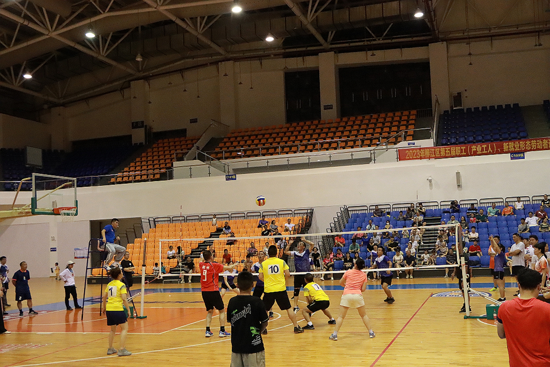 总决赛燃爆场面,震撼人心的场面热血沸腾比赛现场