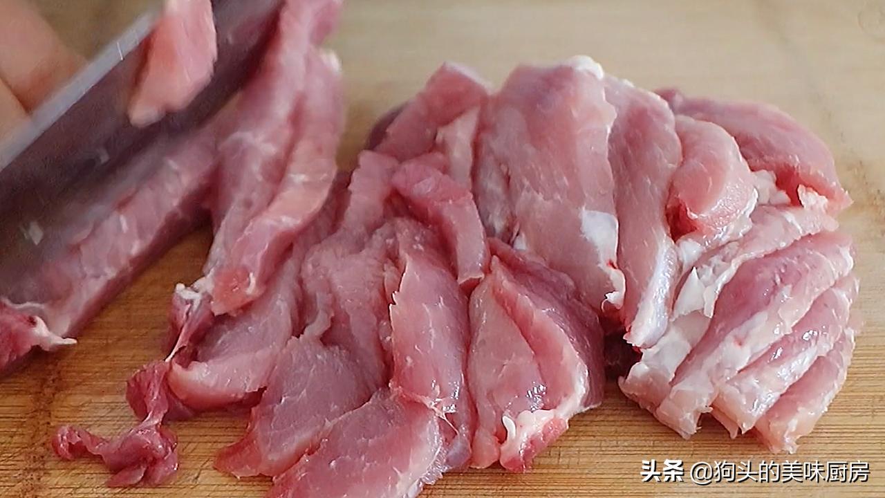 做猪肉丸子一斤肉放多少玉米淀粉,炸猪肉丸子的做法和配方的全过程