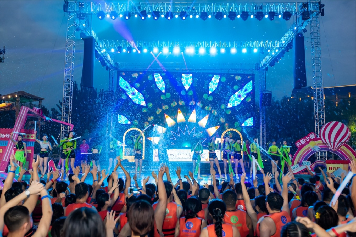 郑州游乐园方特欢乐世界,郑州冰雪大世界游乐园