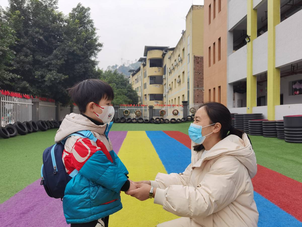 ​防控不停步冬日送温暖——重庆市云阳县水市小学“暖冬行动”