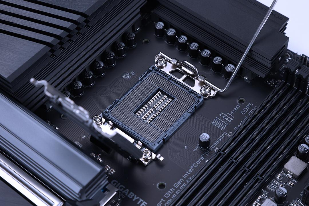 b790高端和z790丐版主板怎么选,技嘉z790m小雕主板支持ddr4吗