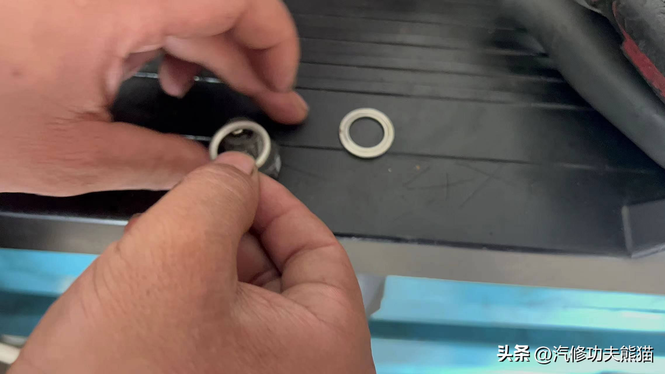 简单的给车做个保养,如何给车做保养视频