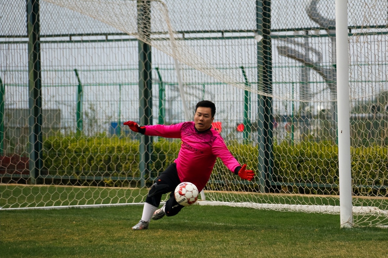 过“足”瘾放开踢云南高标准足球场地助力县域足球赛成功举办