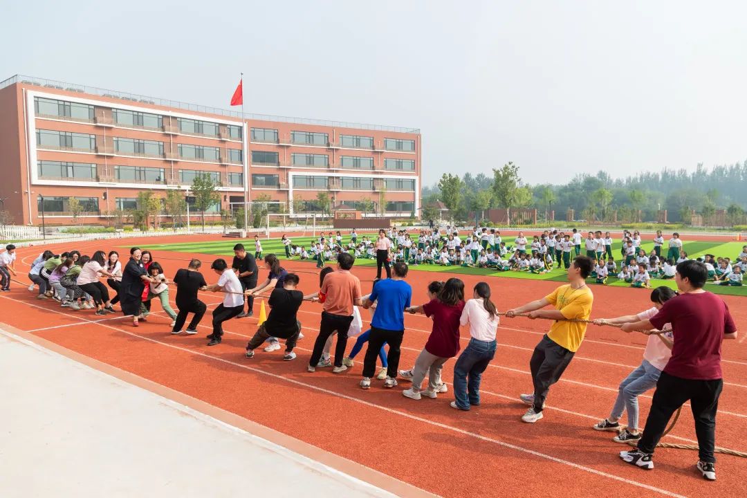 喜迎二十大奋进新征程大学,首都师范大学育新学校房山分校
