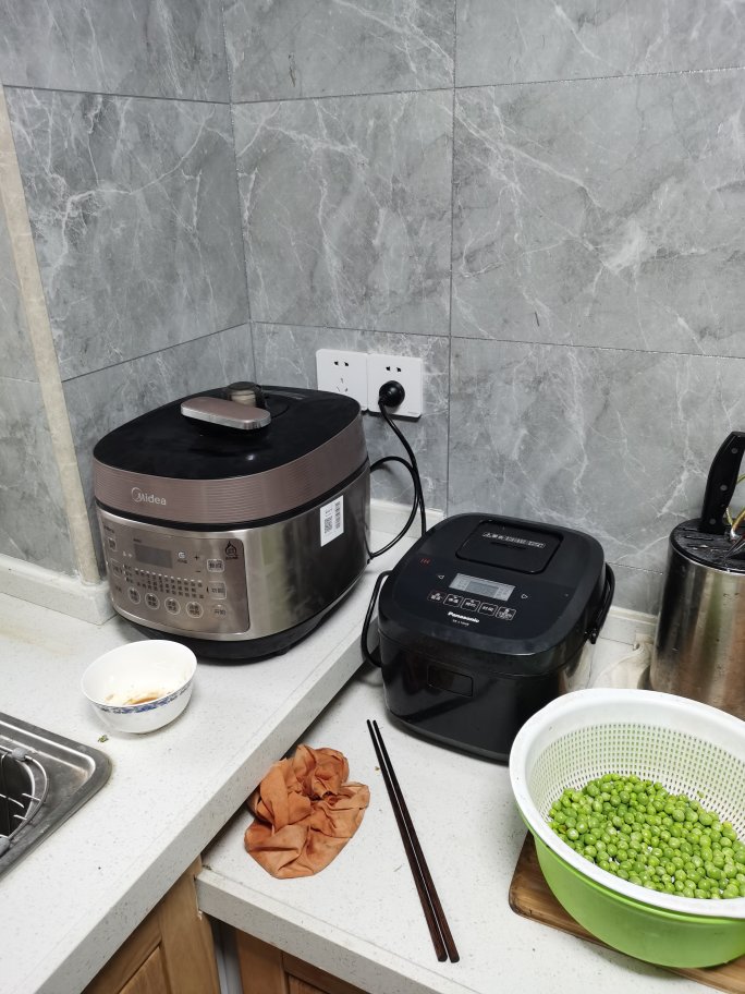 电饭煲和电压力锅哪个压力大 (电饭煲和电压力锅哪个用着方便)