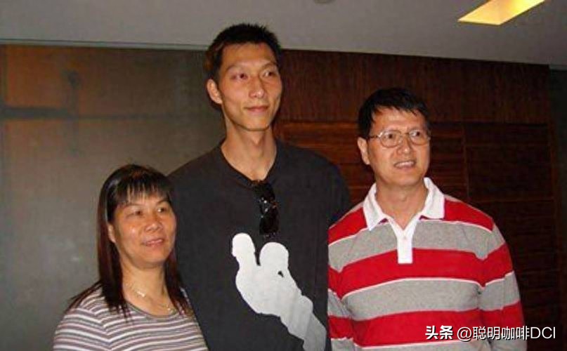 易建联娶了多少老婆,易建联娶巴西宝贝