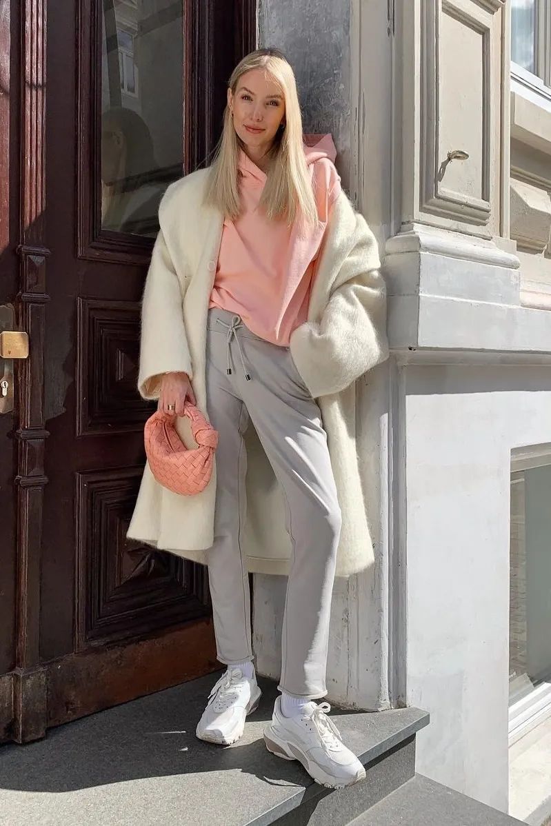 今年双面羊绒大衣流行什么颜色,今年最流行什么颜色的大衣