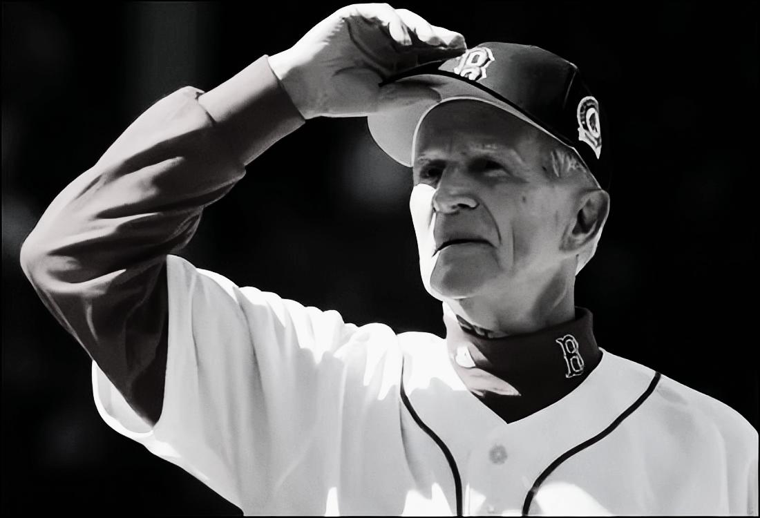 足球垒球游戏,软式棒垒球和足球