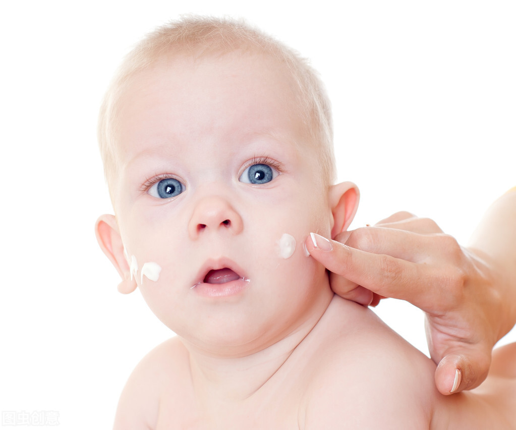 平时怎样给宝宝保护皮肤,秋冬季怎么给宝宝护肤最好