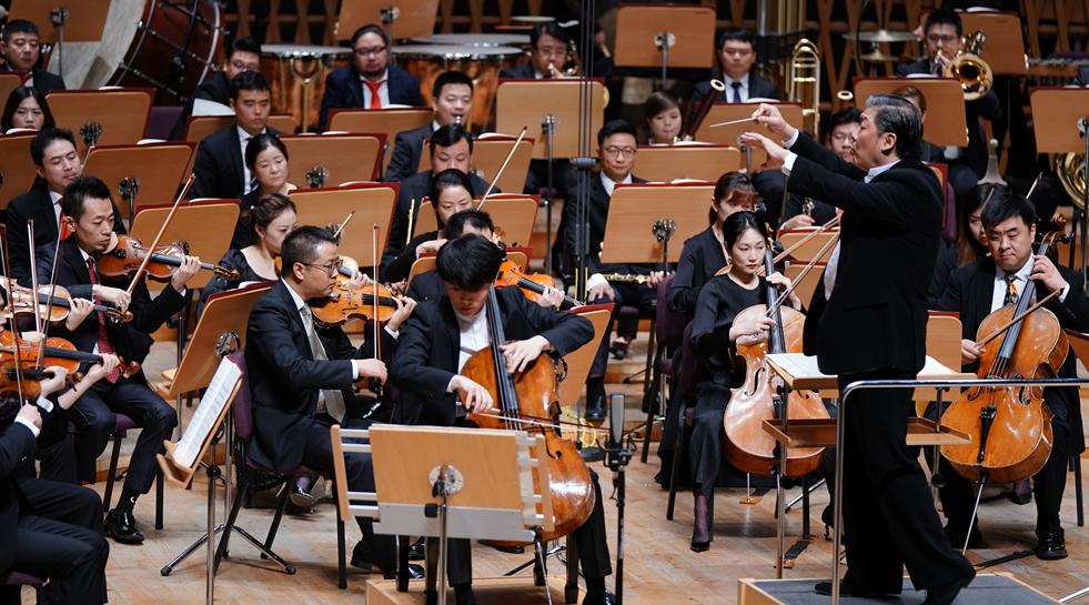 威德曼大提琴协奏曲《黑暗琴弦》的音色音响特征