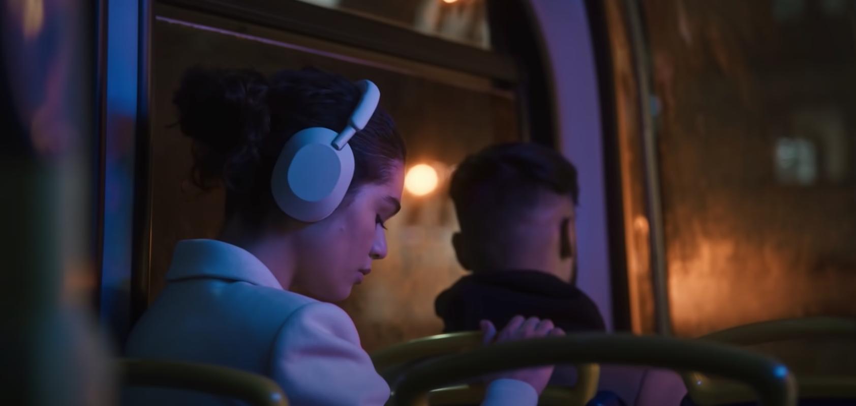 索尼头戴式降噪耳机wh-1000xm5,苹果耳机airpodspro2和索尼wh-1000xm5