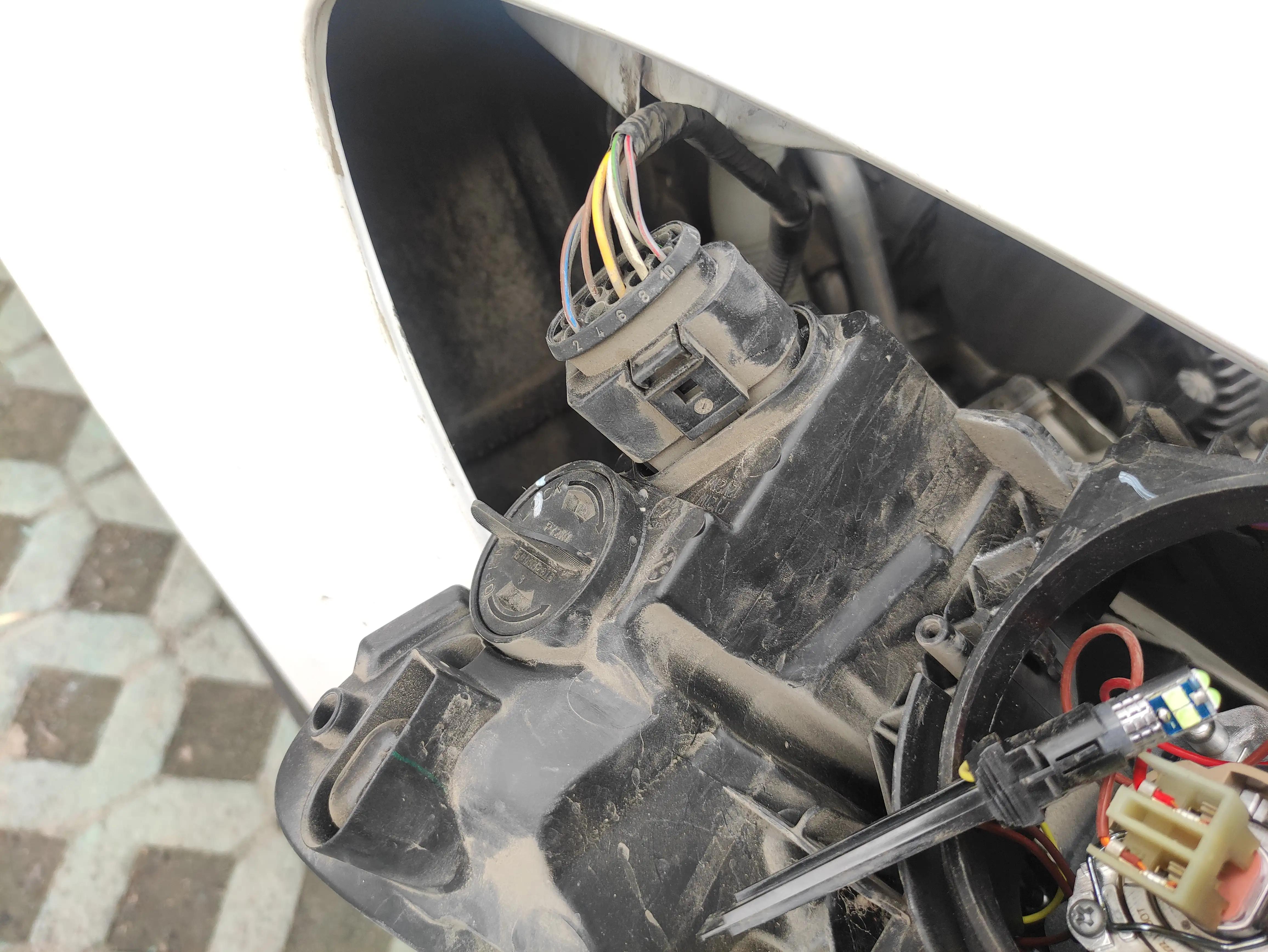 自己动手换明锐尾灯灯罩,斯柯达明锐改led灯示宽灯怎么匹配