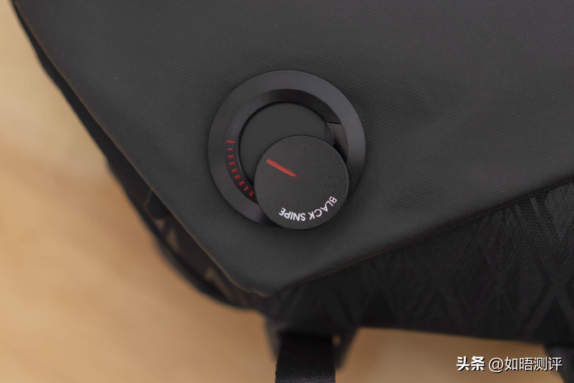 csgo黑鹞斜挎,花了8000块买了个包