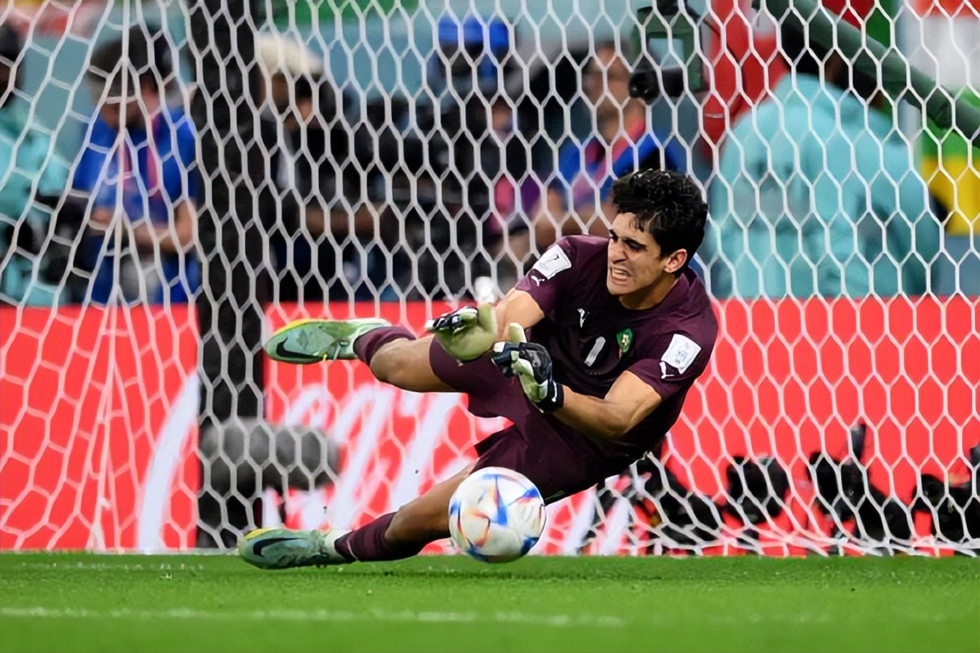 西班牙世界杯惨败,西班牙输球摩洛哥国王