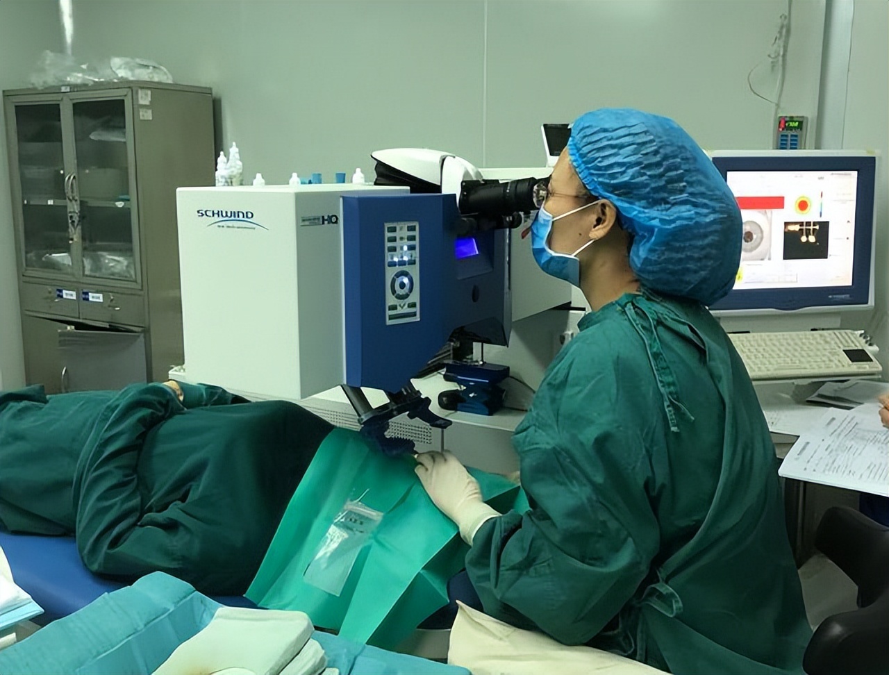 近视眼900度激光手术后遗症,近视眼激光治疗后有后遗症吗