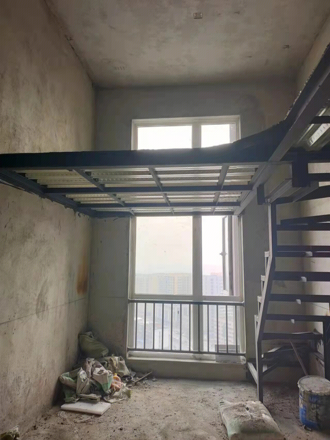 复式公寓镂空设计,镂空公寓设计