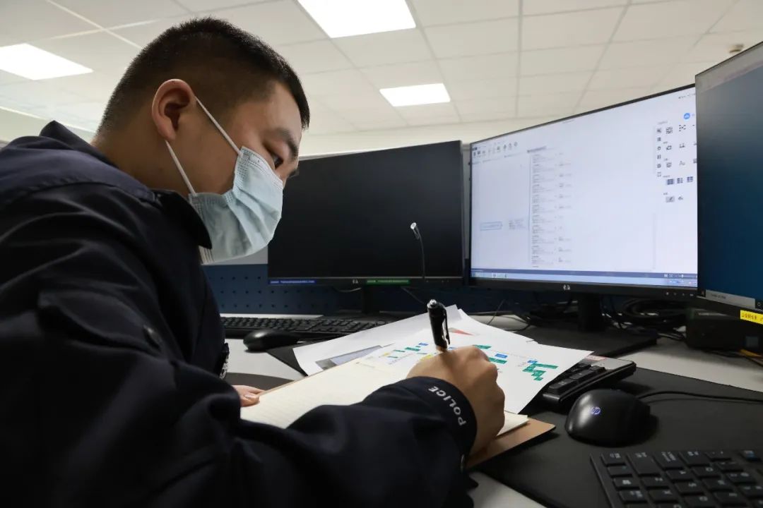 无人居住的出租屋内*子骗**搭建多个通信网络来诈骗