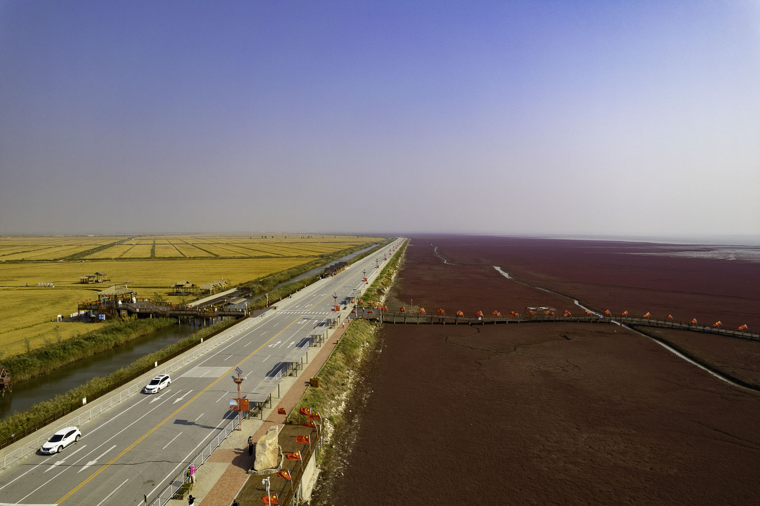 盘锦红海滩三角洲入口,沈阳自驾盘锦红海滩