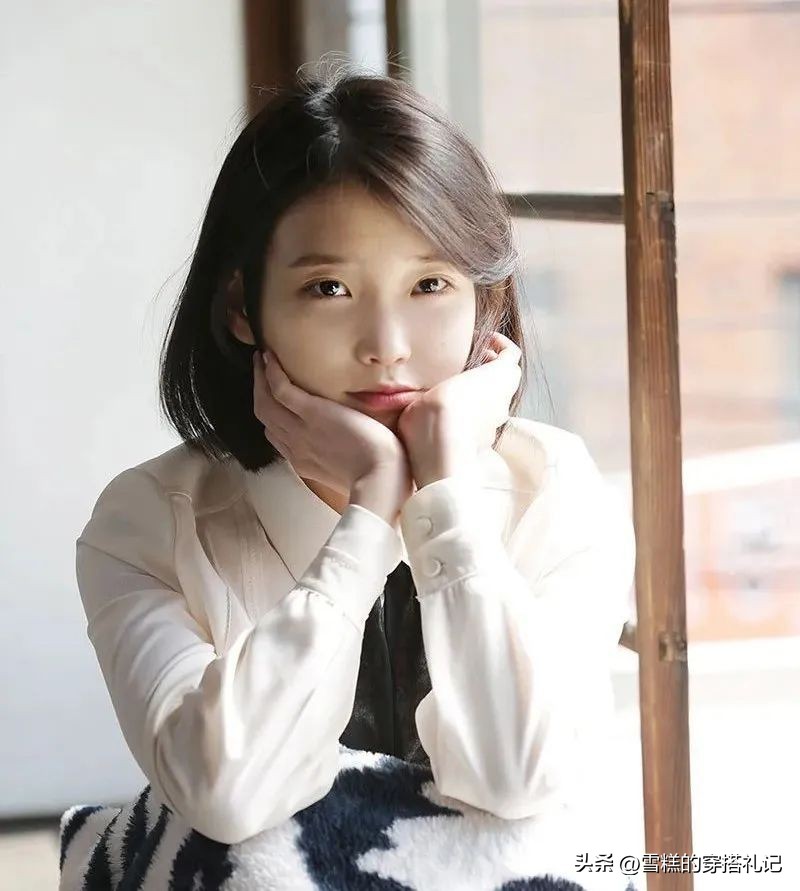 露眉露耳不过肩的发型,洋气过耳直发发型