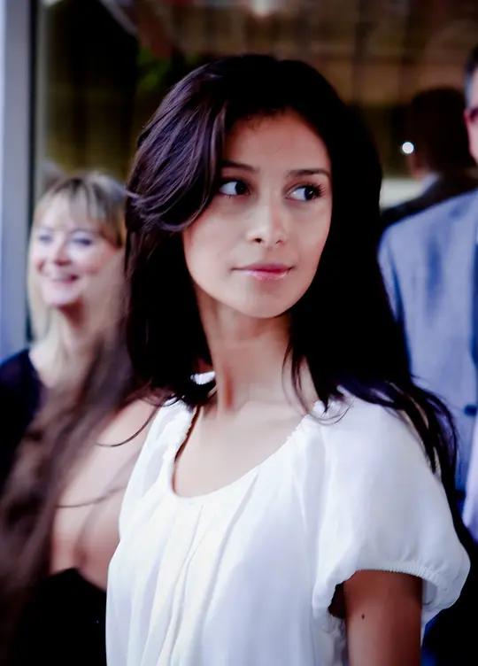 鐩樼偣淇勭綏鏂殑缇庡コ,甯︿綘浜嗚В鐪熷疄鐨勪縿缃楁柉缇庡コ