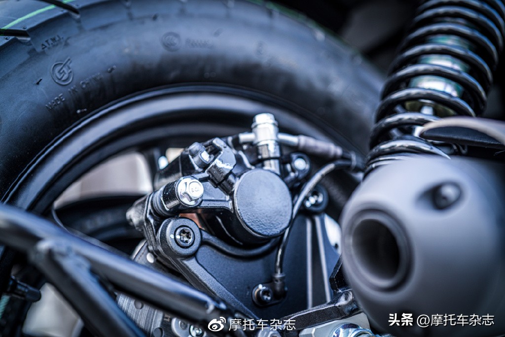 300mL级别国产巡航多了个选择——莫托菲诺小马300上市，售价23980元