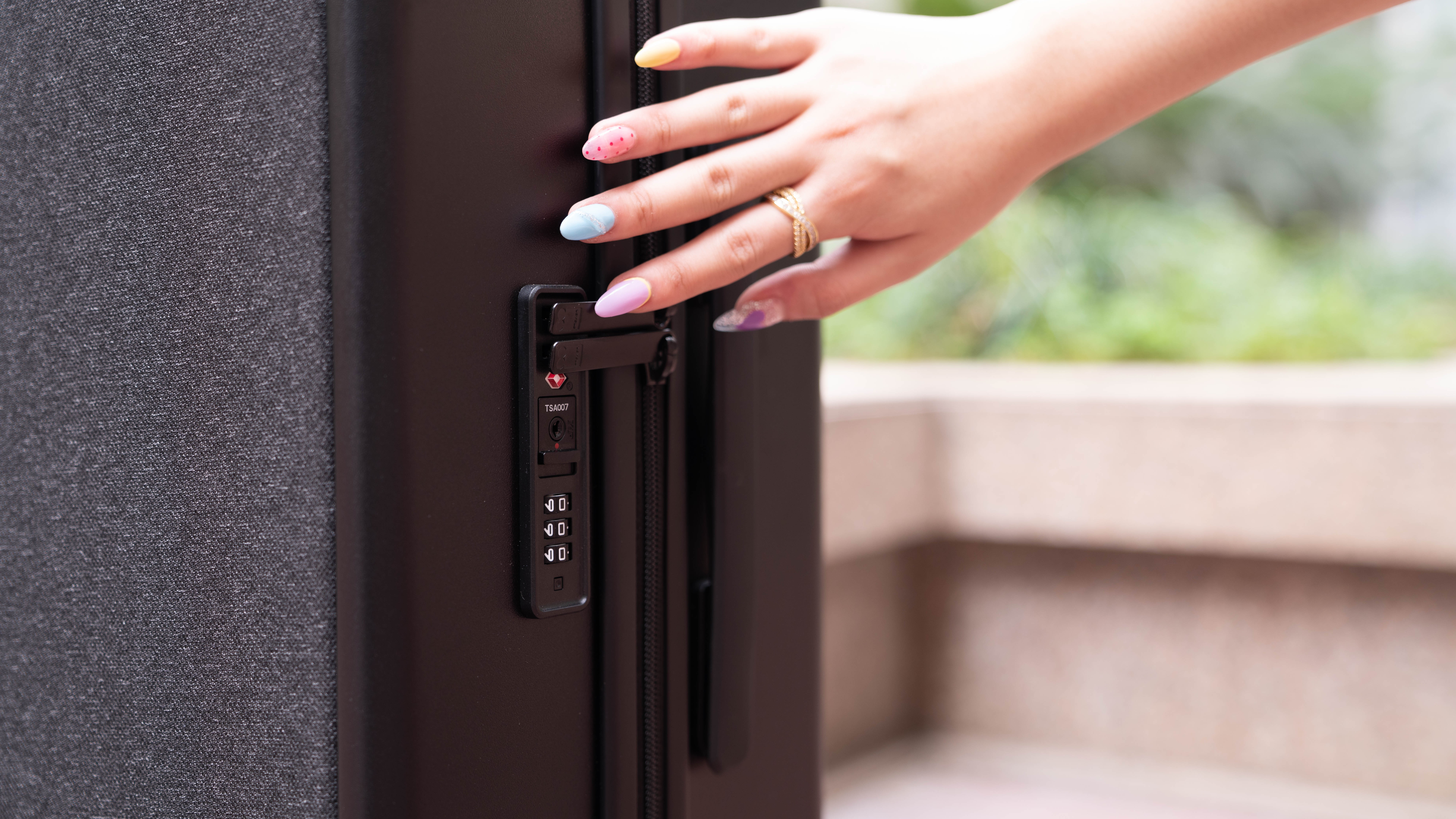 高品质行李箱地平线8号,地平线8号城市脉搏行李箱价格