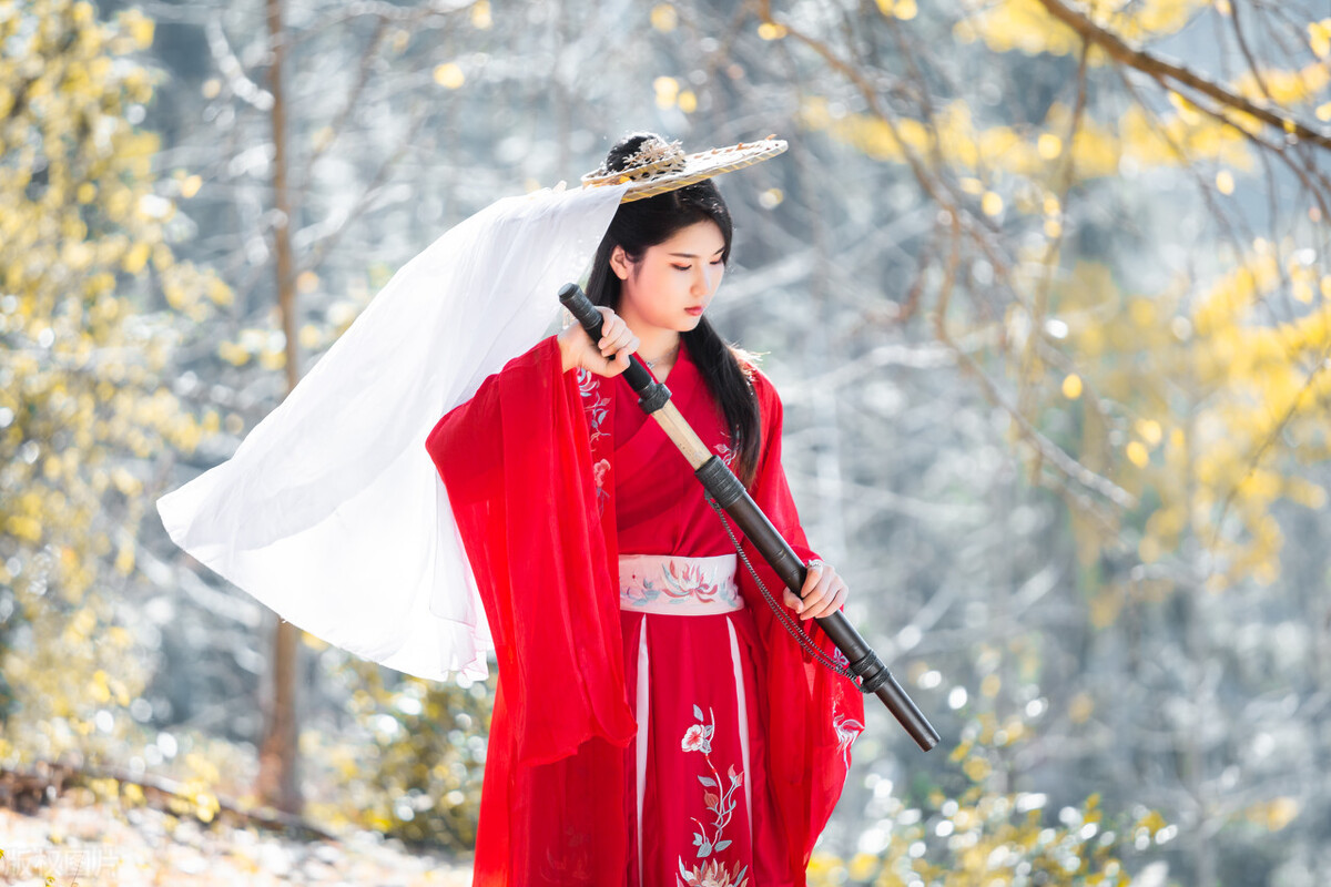 西安照相馆拍证件照多少钱,西安拍照摄影店推荐钟楼