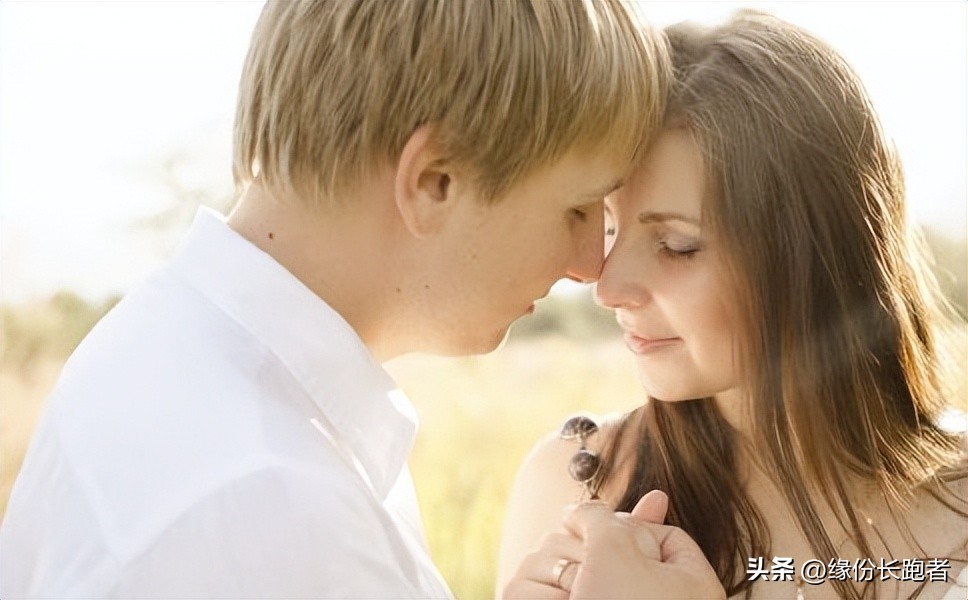 妻子有出轨的迹象该怎么办,发现妻子出轨最正确的解决办法