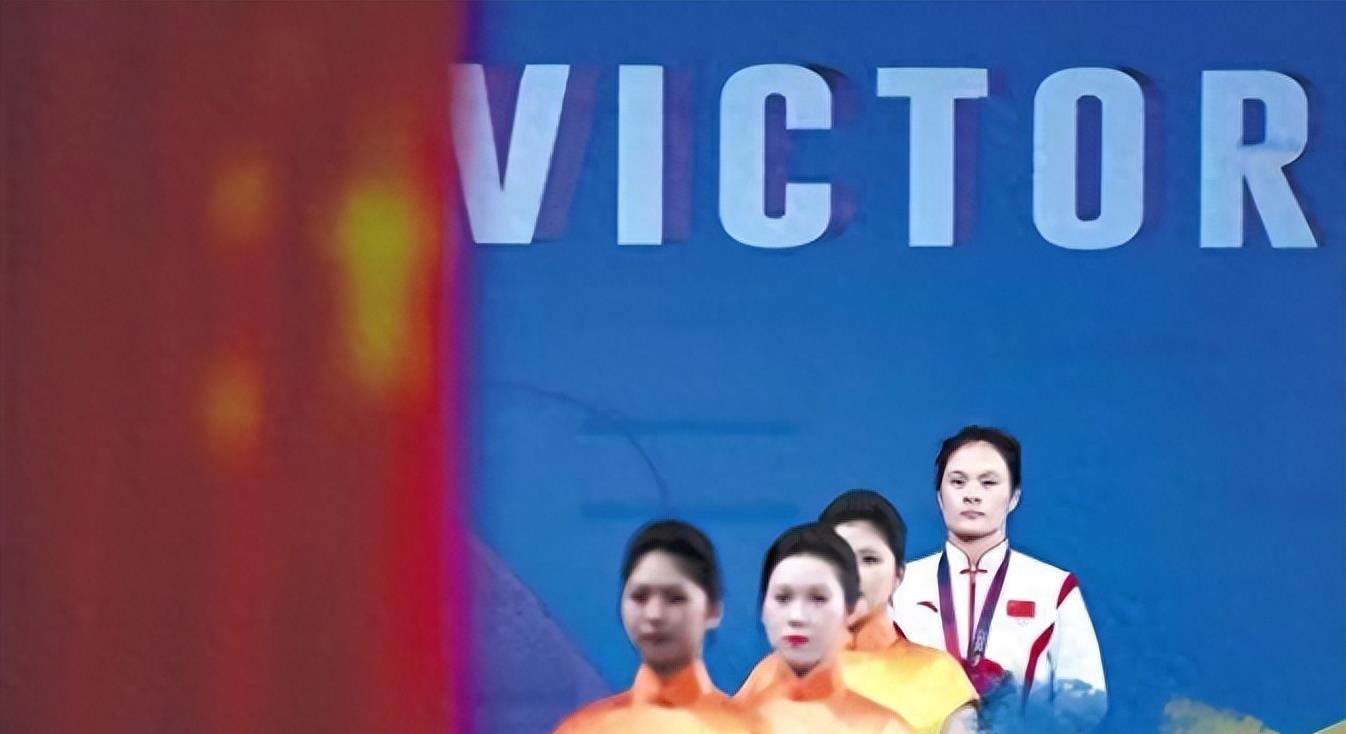 举重运动员怎么样锻炼核心力量,举重运动到底是健身还是伤害身体