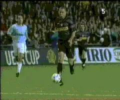 各个足球运动员过人,足球球星成名绝技视频