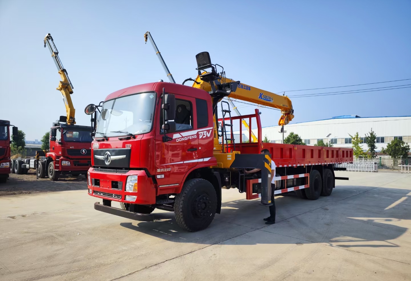 东风五吨随车吊价格是多少,陕汽5吨随车吊价格是多少