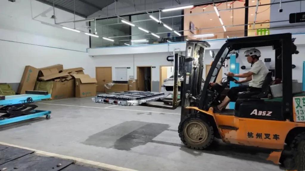 广汽埃安aiony换电池多少钱,广汽埃安y600km用的什么电池